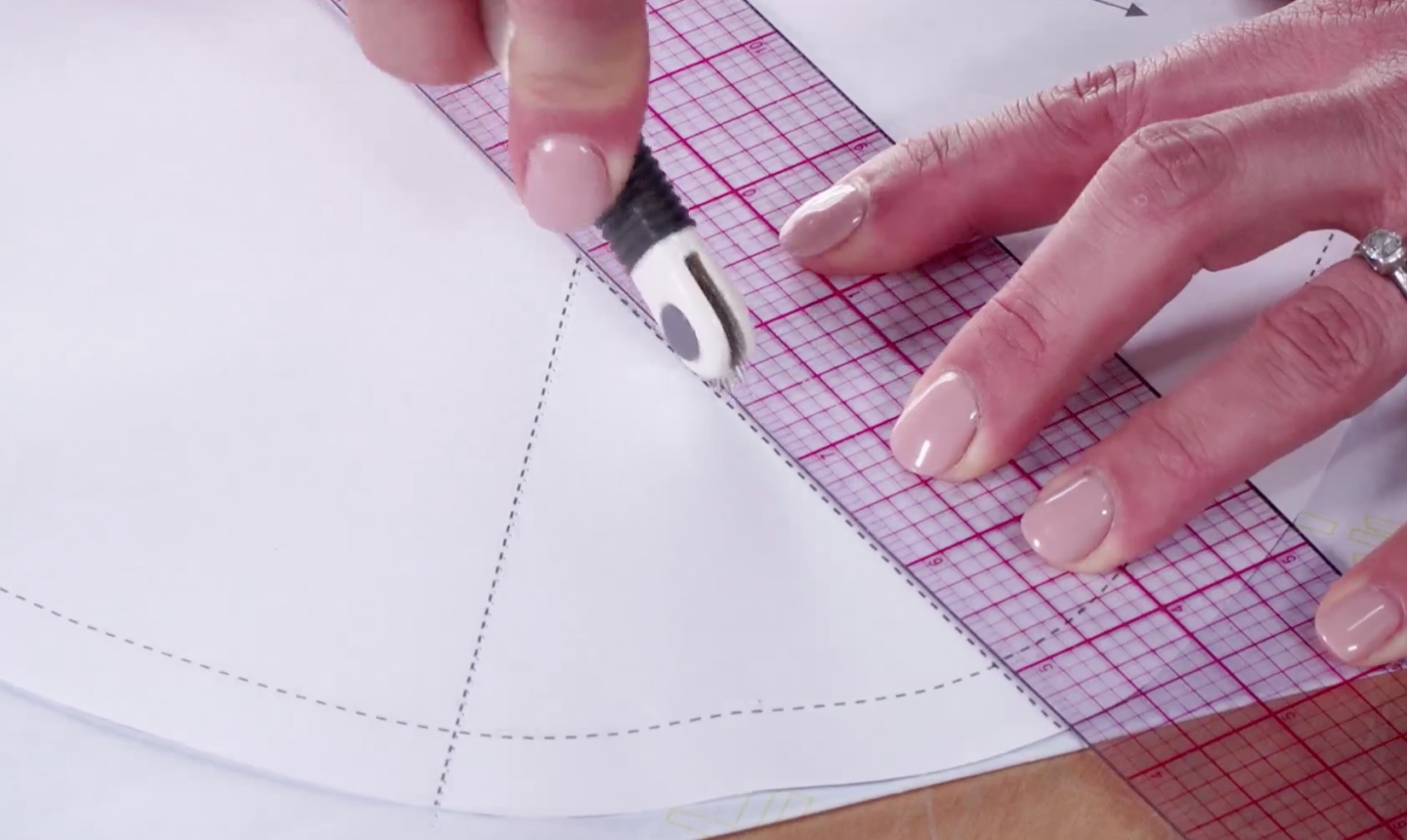 How To Transfer Patterns To Fabric With A Tracing Wheel Craftsy