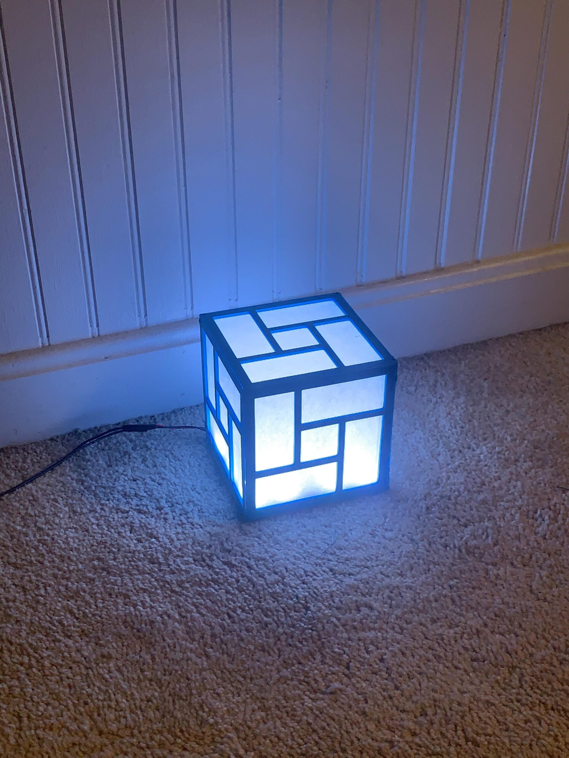 Nice Looking Futuristic Lamp Uses LED Lights And Some Tracing 